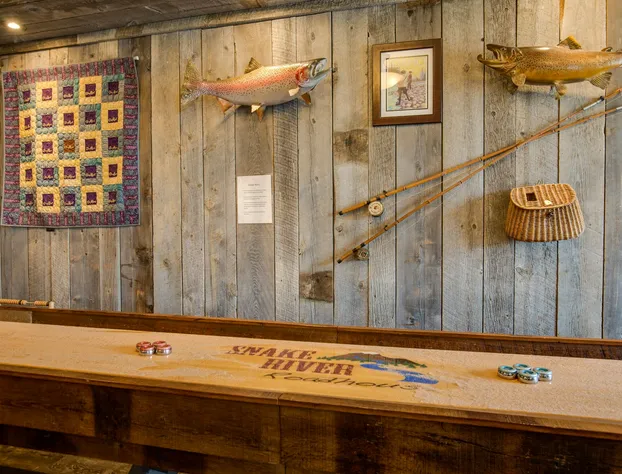 Snake River Roadhouse #4 Big Brown hotel detail image 3