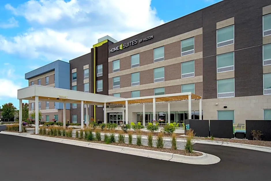 Home2 Suites By Hilton Grand Rapids Airport hotel hero