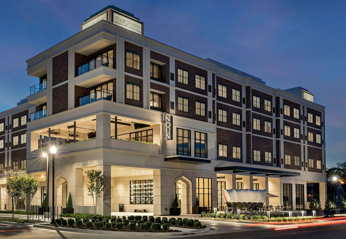 Noun Hotel hotel hero