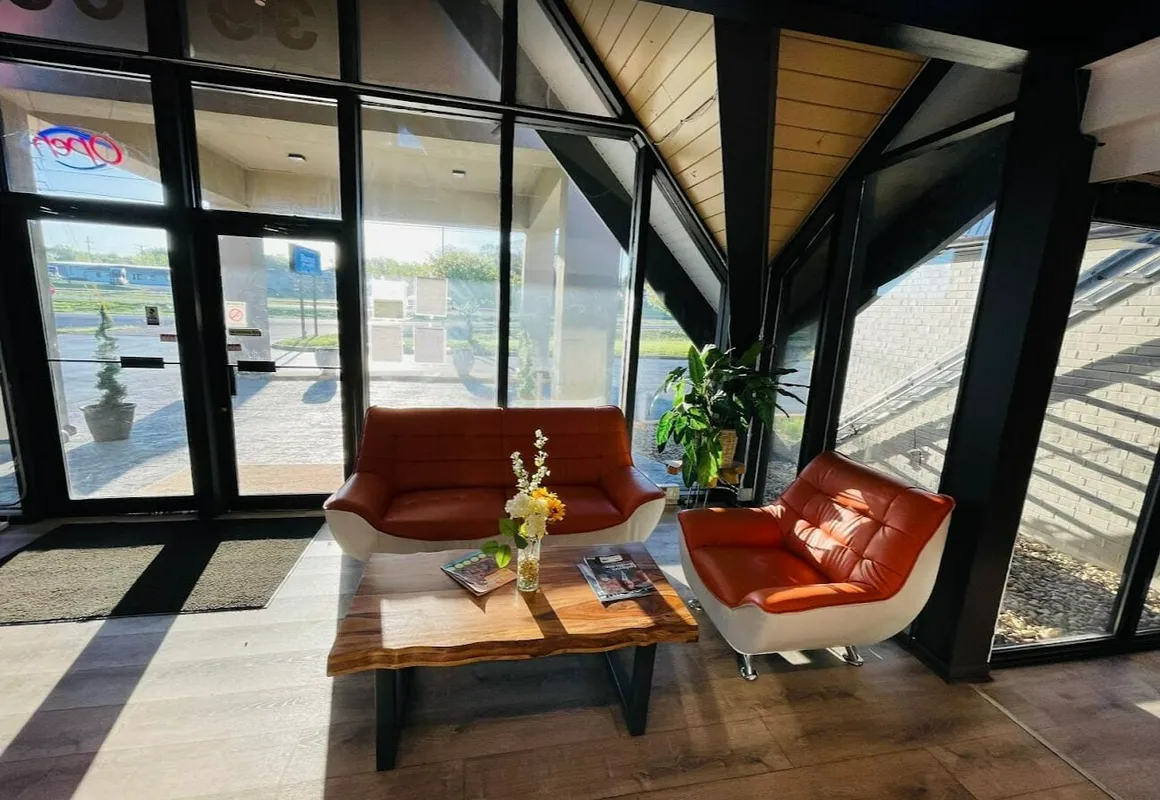 Rodeway Inn & Suites hotel hero