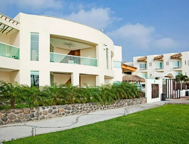 Artisan Playa Esmeralda Family Beach Hotel hotel detail image 1