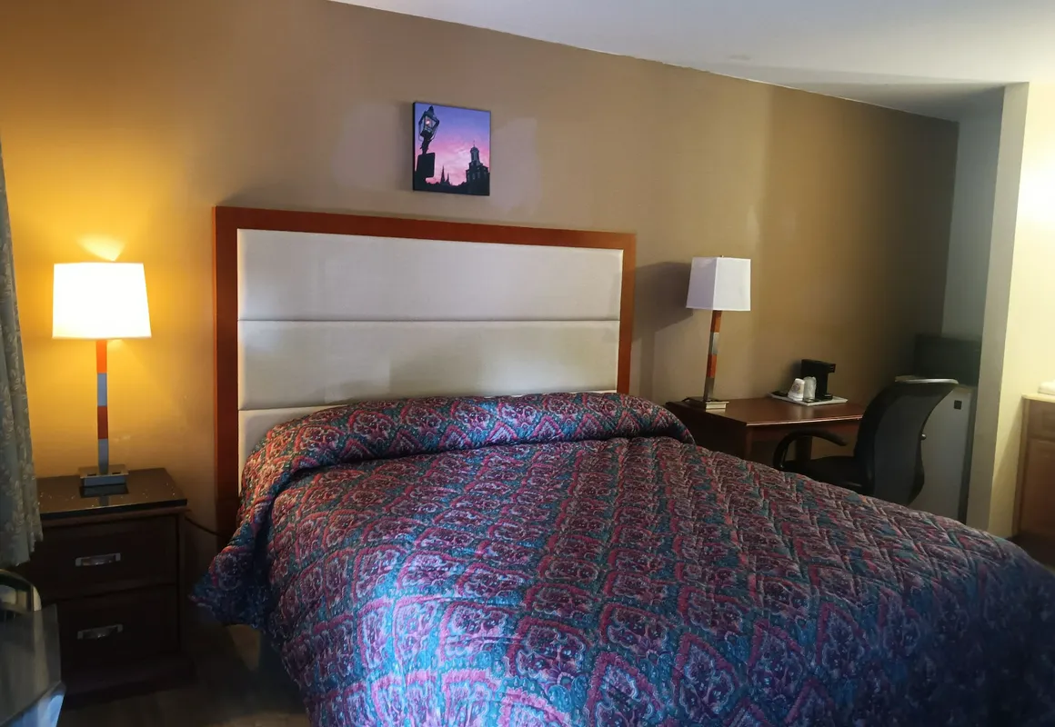 Maple Leaf Motel hotel hero