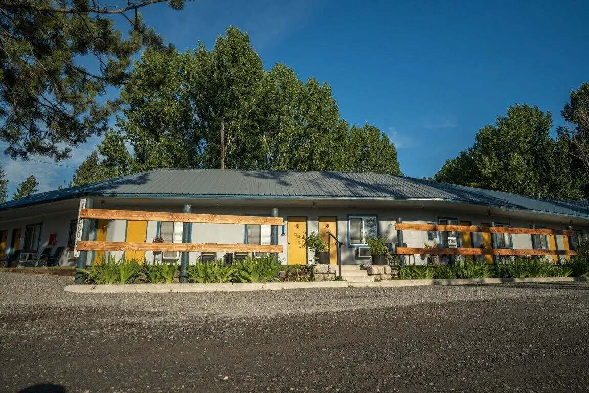 Columbia Point Resort hotel hero