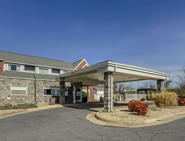 Clarion Pointe Staunton East hotel detail image 1