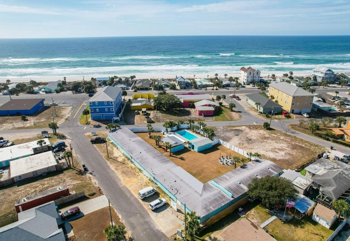 Bahama Breeze hotel hero