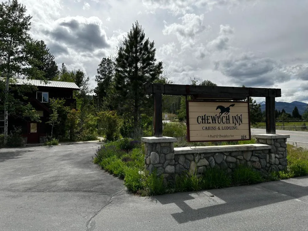 Chewuch Inn and Cabins hotel hero