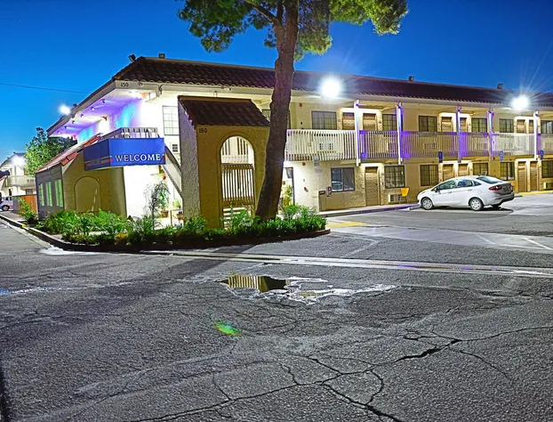 Studio 6 Barstow, CA hotel detail image 2