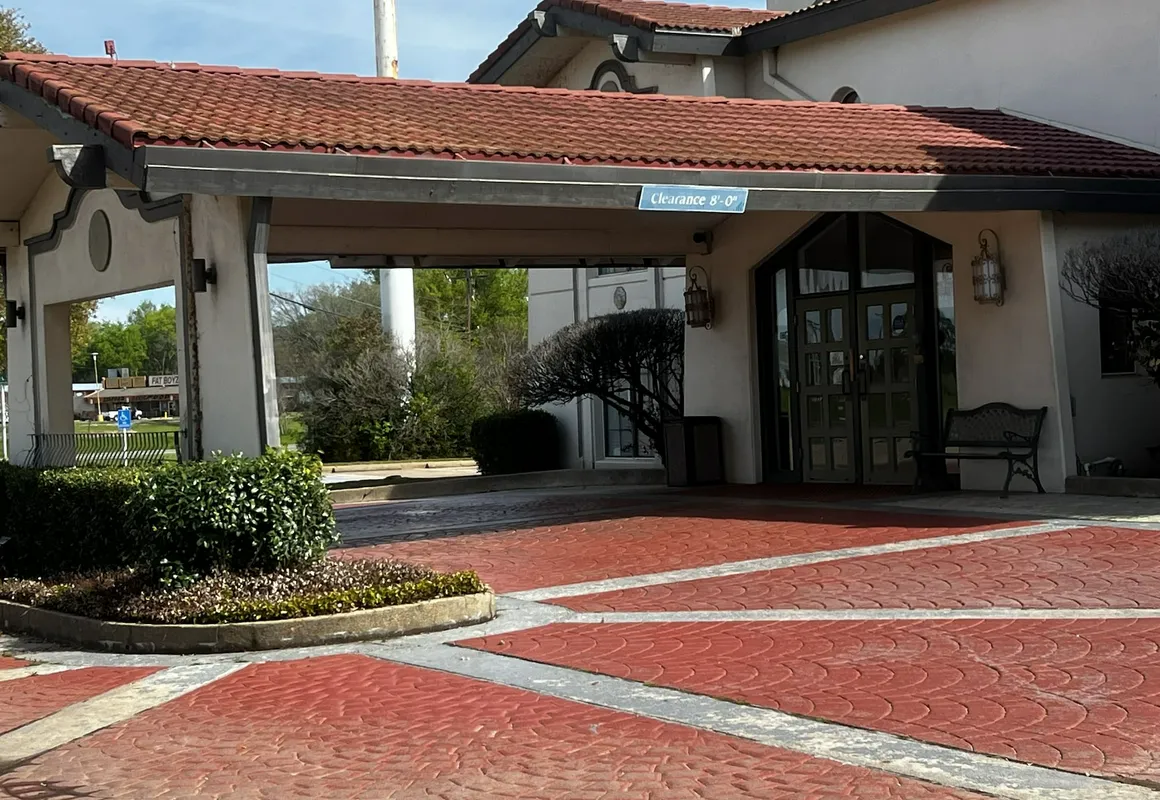 Relax Inn & Suite hotel hero