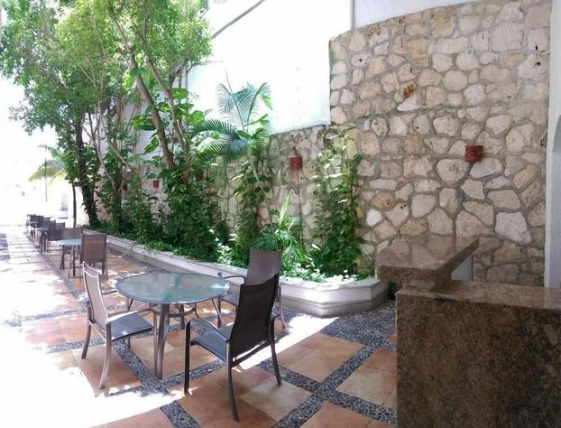 Cancun Plaza Condo Hotel hotel detail image 4
