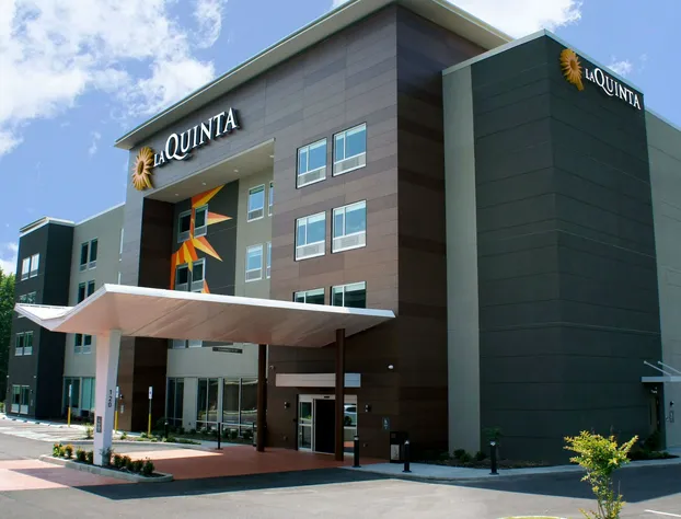 La Quinta Inn & Suites by Wyndham Manchester / Arnold AFB hotel detail image 1