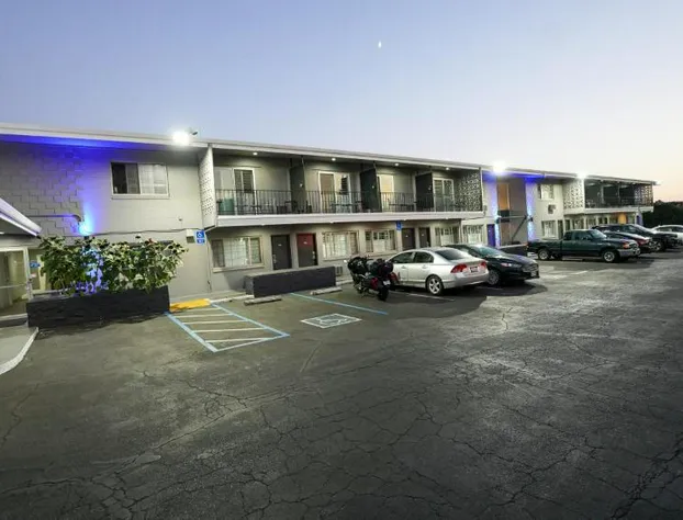 Seaside Inn & Suites hotel detail image 1