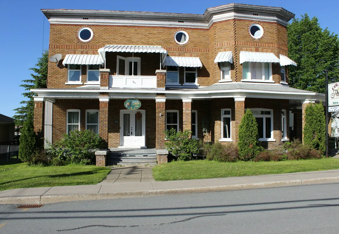 Chez l'Doc hotel hero