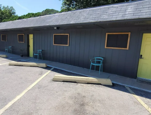 Best Quality Inn hotel detail image 1