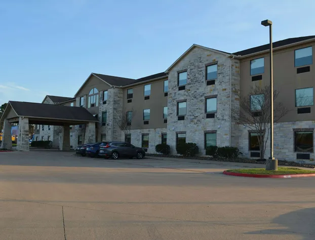 Wingate by Wyndham College Station South hotel detail image 1