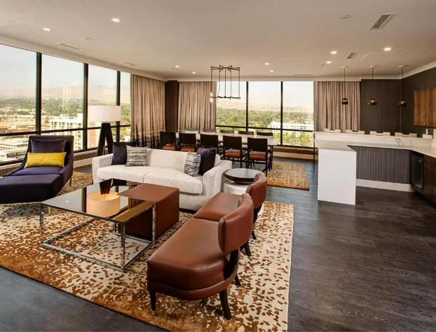 J Resort hotel detail image 4