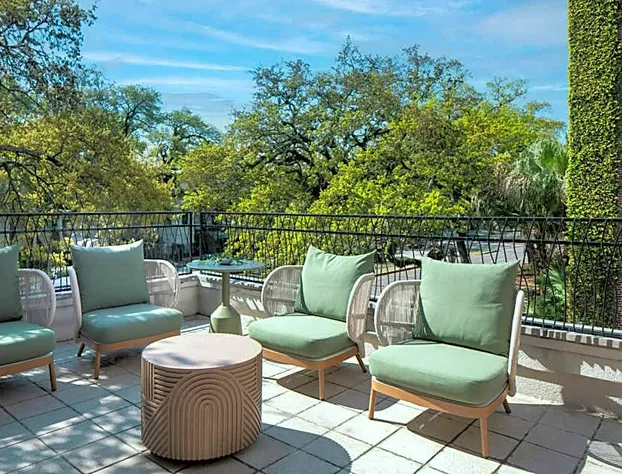 Hotel Tonnelle New Orleans, A Tribute Portfolio Hotel By Marriott hotel detail image 4