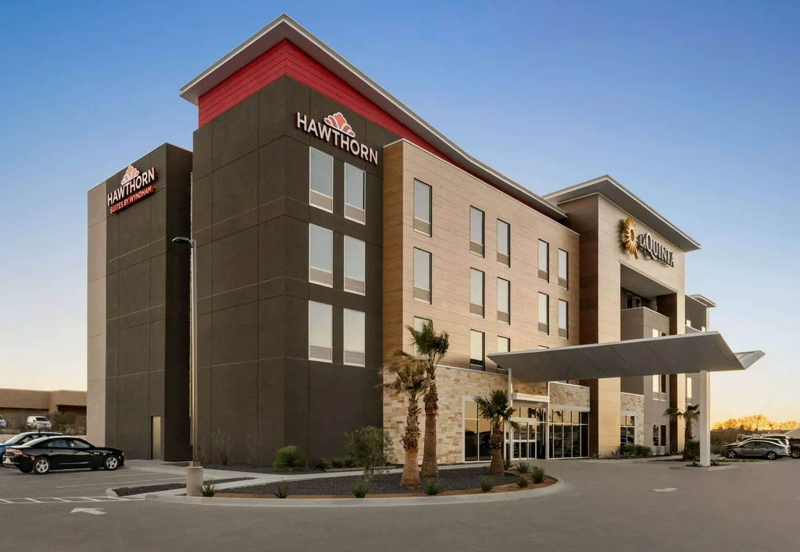La Quinta Inn & Suites by Wyndham Del Rio hotel hero