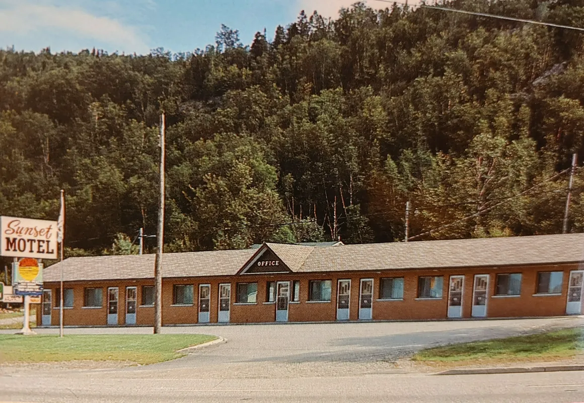 Sunset Motel hotel hero