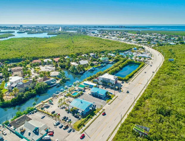 Latitude 26 Waterfront Resort & Marina hotel detail image 3