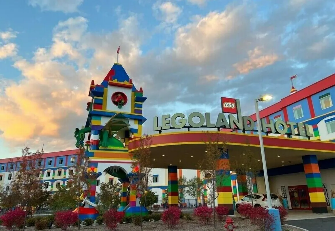 LEGOLAND Hotel NEW York hotel hero