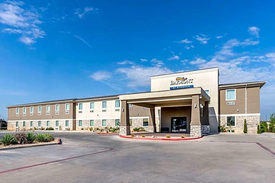 Baymont by Wyndham Carlsbad NM hotel hero