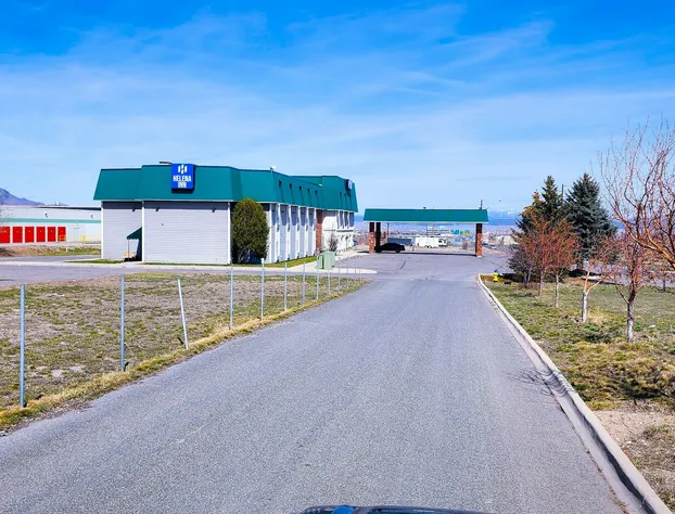 Helena Inn Airport hotel detail image 3