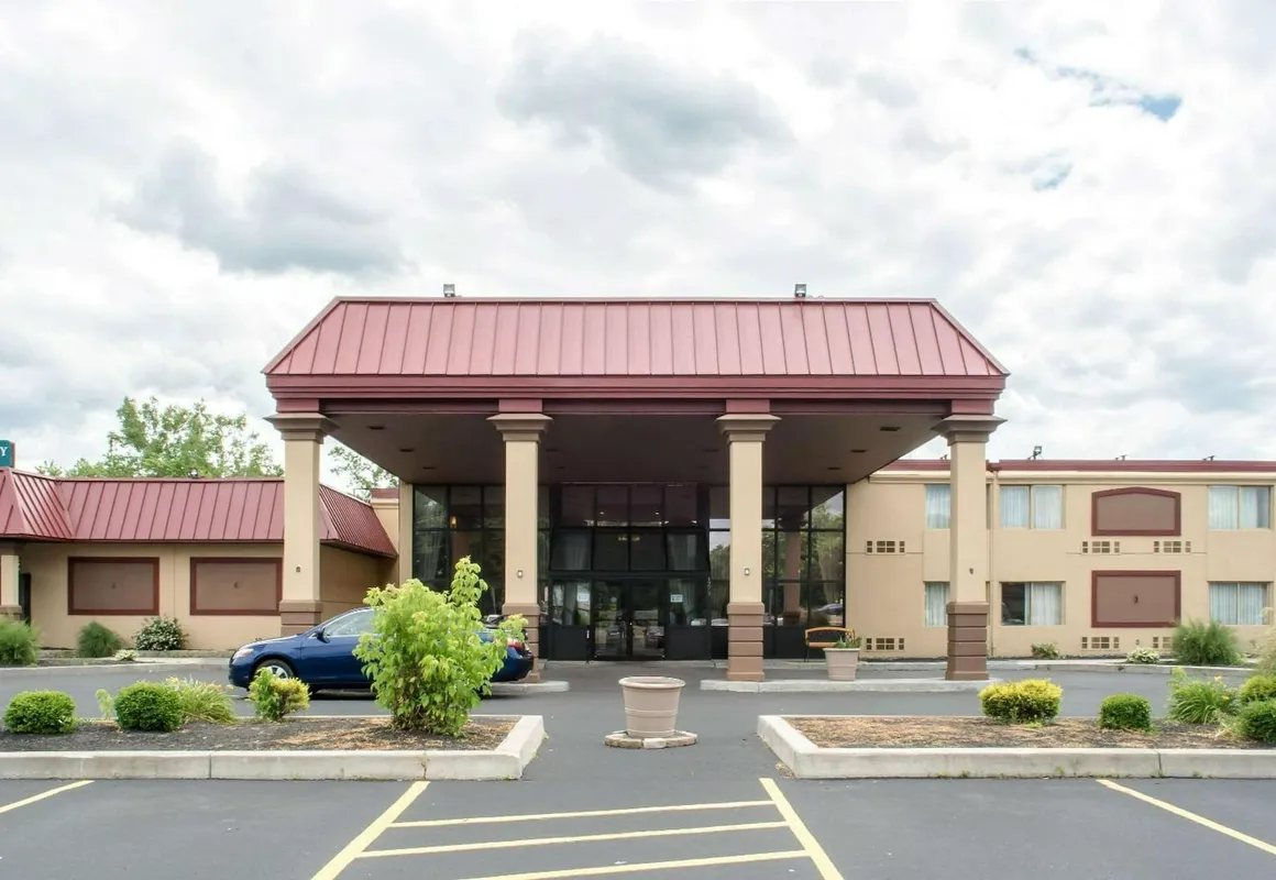 Motel 6 Rochester, NY - Airport hotel hero