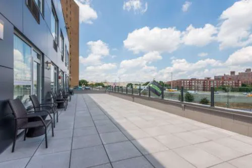 Wyndham Garden LaGuardia South hotel hero