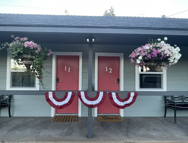 Millz Manor at Fall River Millz hotel detail image 1