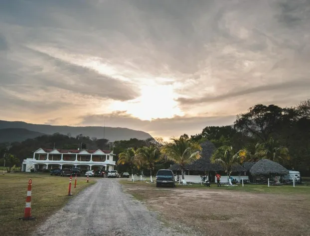 Hotel y Restaurante EL TEXANO hotel detail image 3
