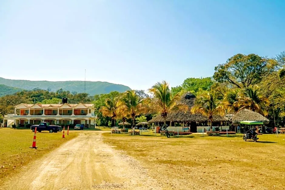 Hotel y Restaurante EL TEXANO hotel hero