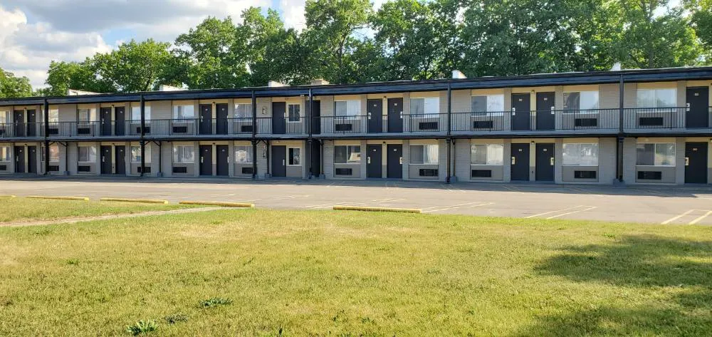 Travelodge by Wyndham Livonia/Canton/Novi Detroit Area hotel hero