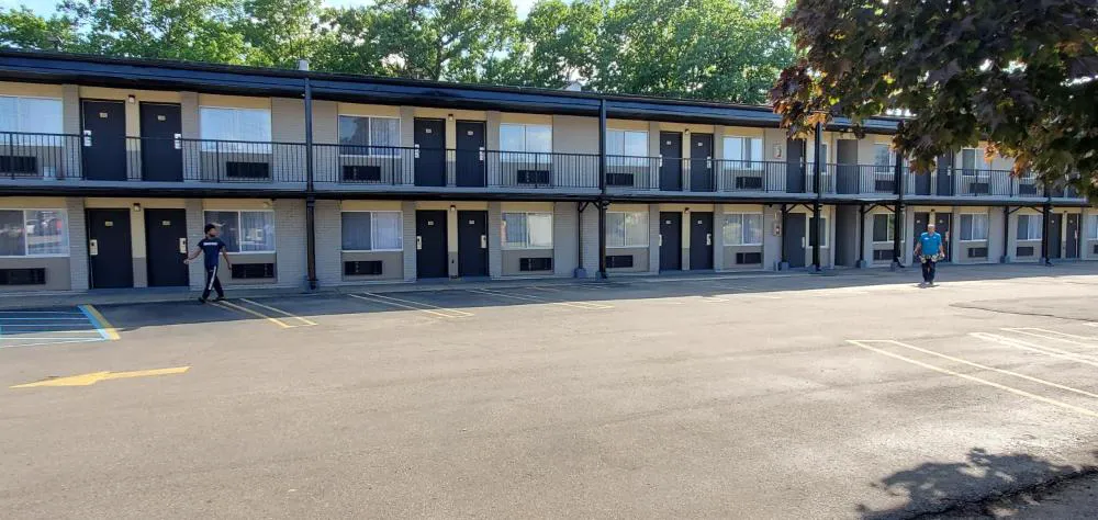 Travelodge by Wyndham Livonia/Canton/Novi Detroit Area hotel detail image 2