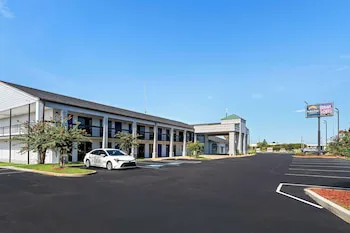 Suburban Studios Cordele I-75 hotel hero