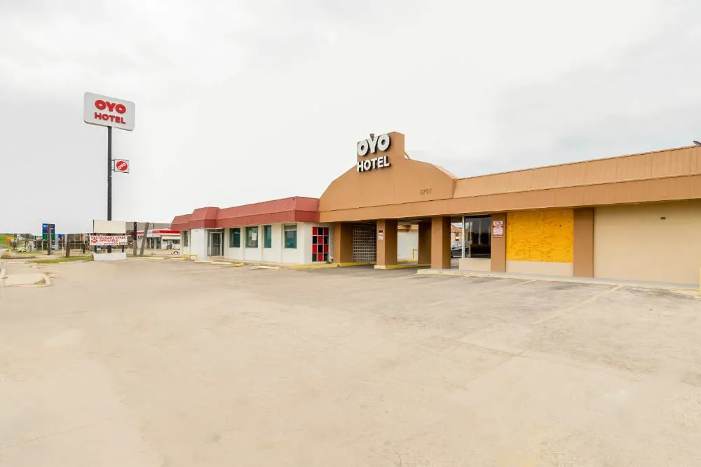 Oyo Hotel San Antonio Lackland AFB/Seaworld Hwy 90 W hotel hero