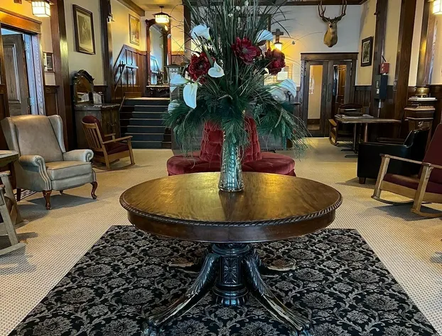 Enders hotel detail image 3