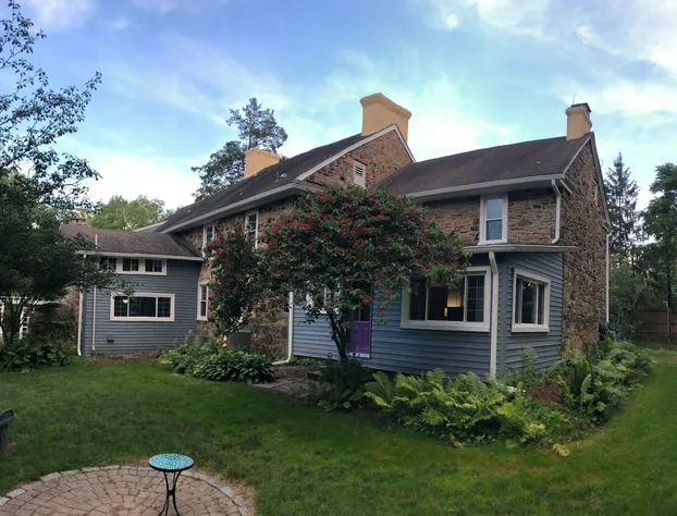 Wild Wisteria hotel detail image 2