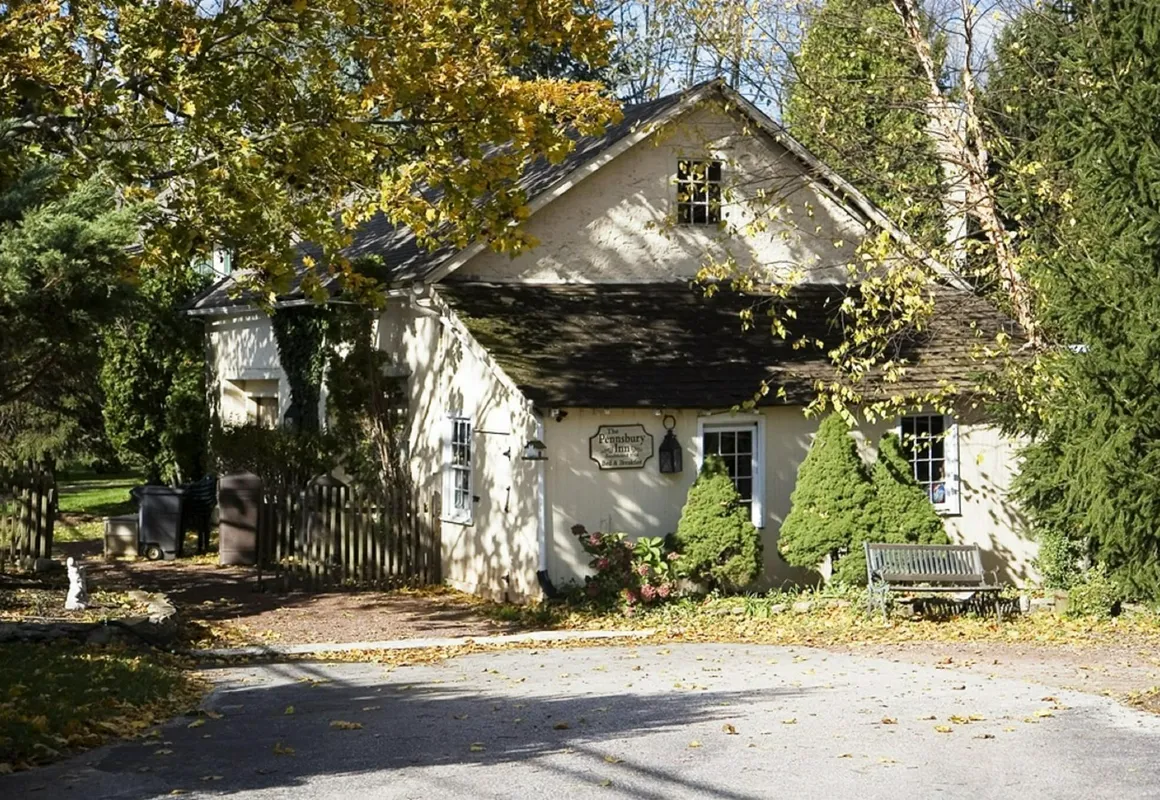 Wild Wisteria hotel hero