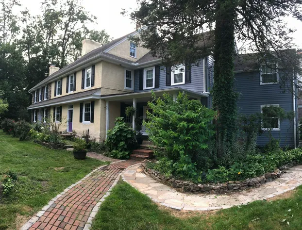 Wild Wisteria hotel detail image 1