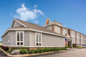 Super 8 Sault Ste. Marie hotel hero