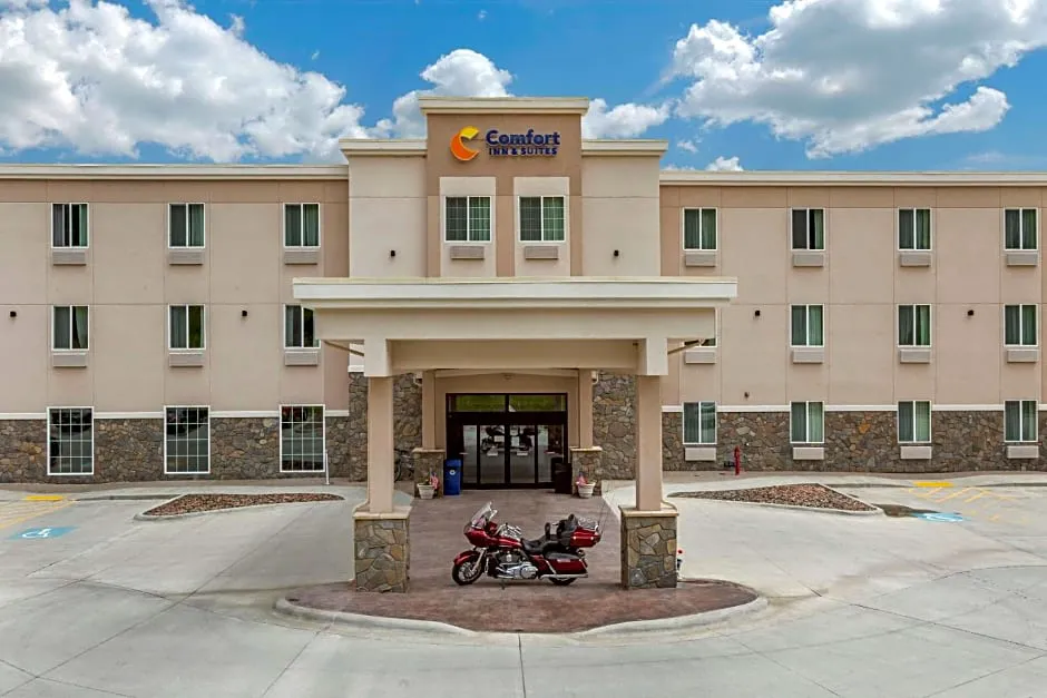 Comfort Inn & Suites Near Mt. Rushmore hotel hero