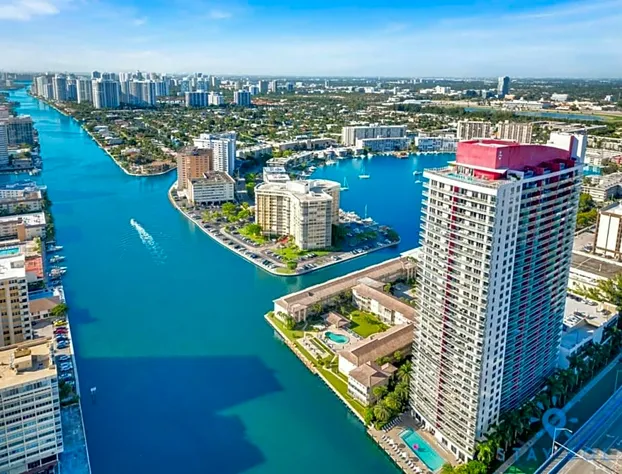 Spectacular View w Balcony Pool Near Beach hotel detail image 2