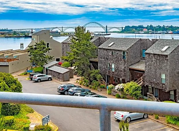 Embarcadero Resort hotel detail image 3