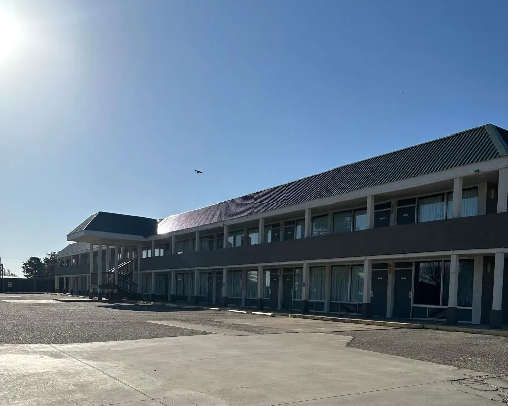 Ambassador Inn hotel hero