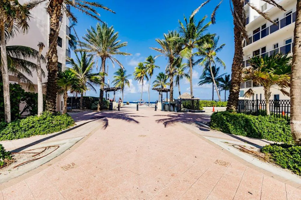 Upscale & Modern 2 Bedroom Condo On The Beach hotel hero