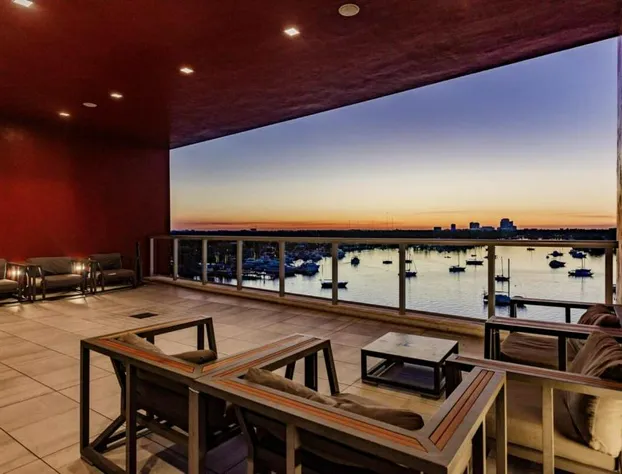 Upscale & Modern 2 Bedroom Condo On The Beach hotel detail image 3