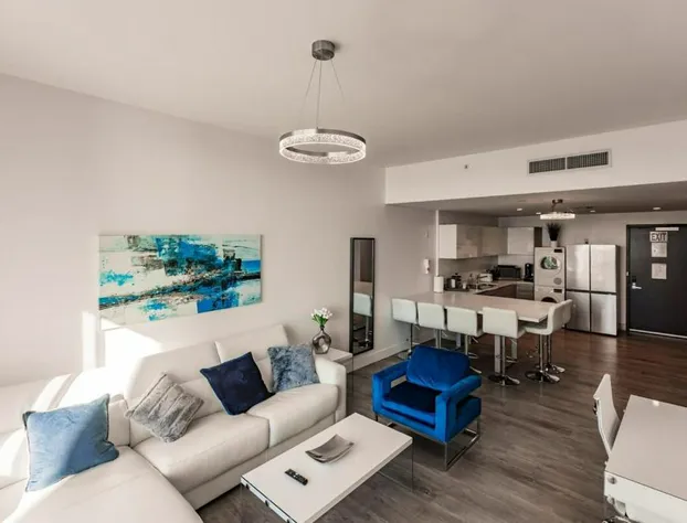 Upscale & Modern 2 Bedroom Condo On The Beach hotel detail image 4