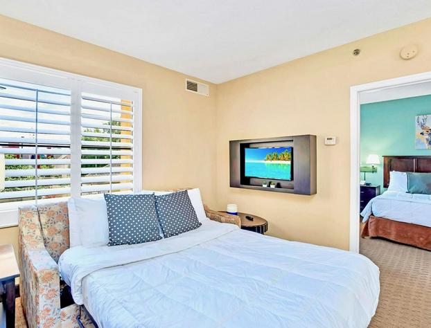 Upscale 1BR Suite - 2 Queen Beds - Near Disney hotel detail image 3