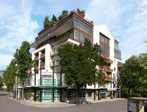 River's Edge Hotel Portland, Tapestry Collection by Hilton hotel detail image 1