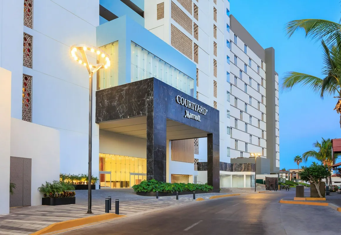 Courtyard Mazatlan Beach Resort hotel hero